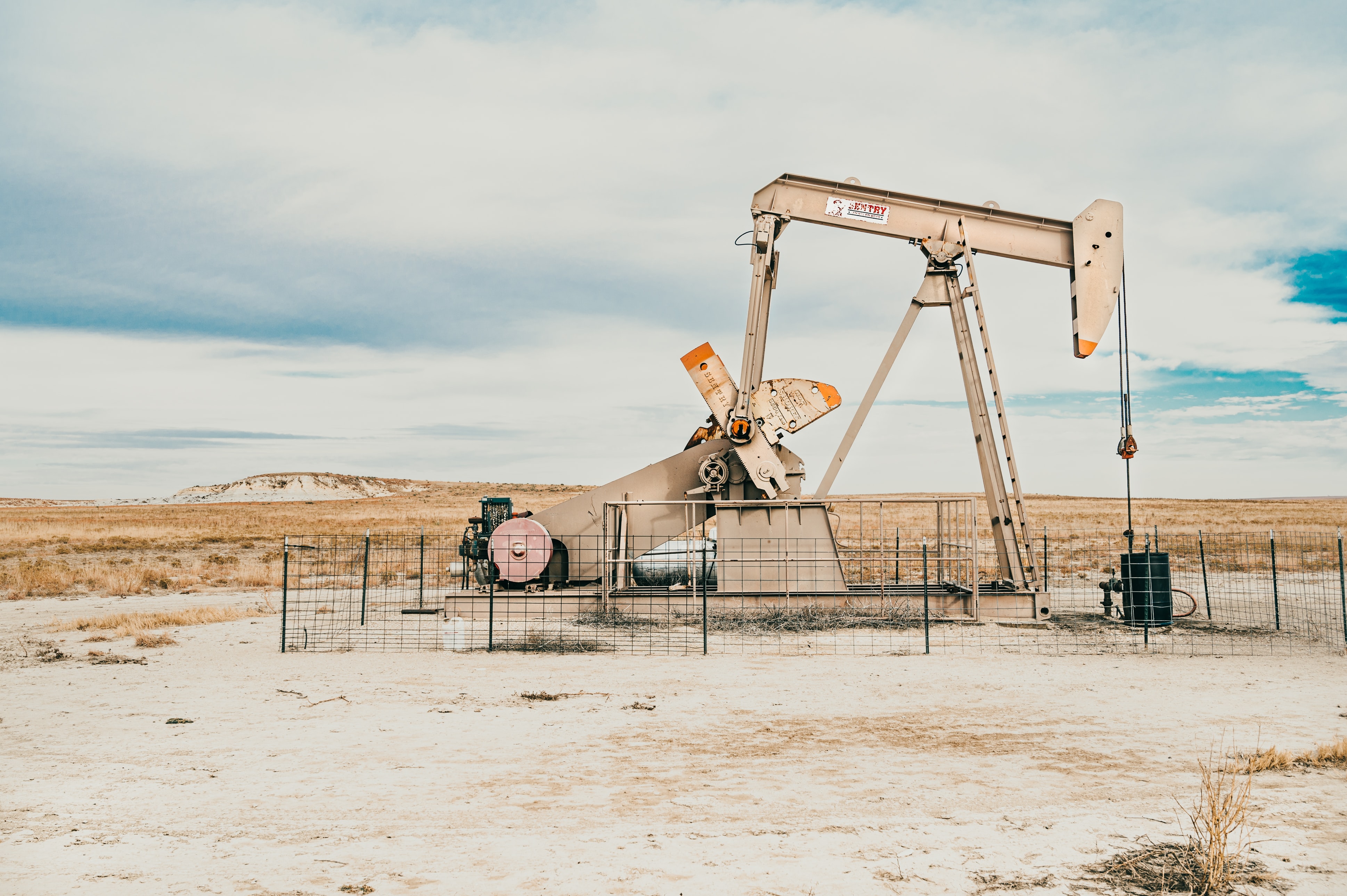 Brent oil rises Friday