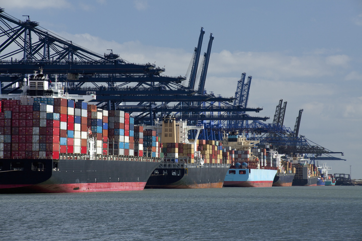 Brent crude rises in early trading