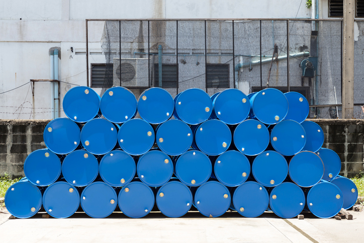Le Brent chute vendredi matin
